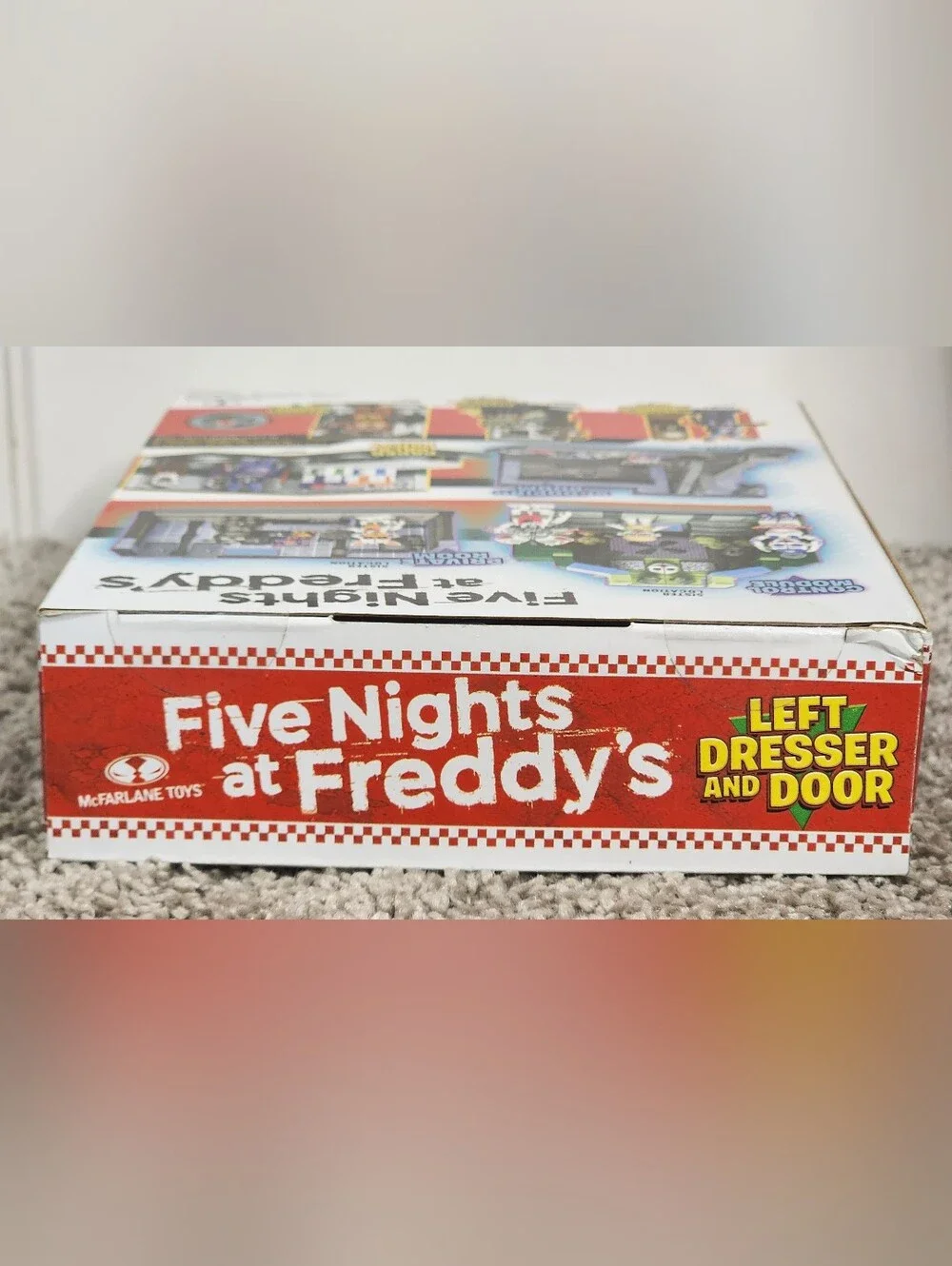 New McFarlane Five Nights at Freddy's Nightmare Foxy Left Dresser & Door Set